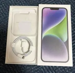 iPhone 14 Plus用のLightningケーブルと空箱（本体なし）