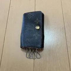 B*F様 ルイ・ヴィトン　キーケース