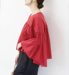 最終値下！IENA ギャザーフリルショートブラウス レッドのサムネイル