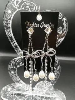 ピアス　可愛い　ゆらゆら　ハンドメイド　ロングピアス