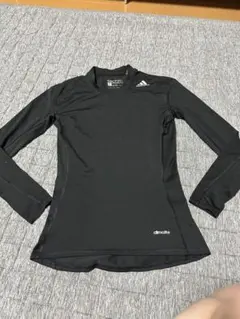 adidas techfit compression ブラック 長袖アンダー