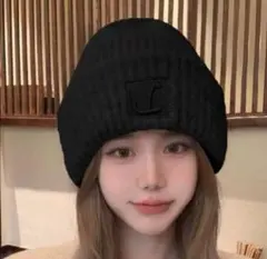 ニット帽 ニットキャップ ビーニー 防寒 シンプル リブ編み刺繍ロゴ　黒ブラック