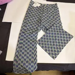 新品未着用ZARA ザラ総柄 レディースカジュアルパンツのサムネイル