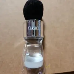クリニーク　チークブラシ　ケース付き