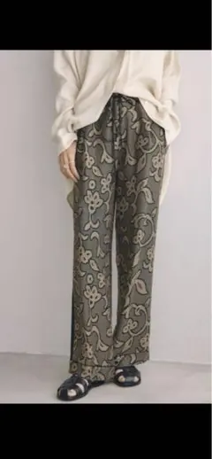 2026年最新】jacquard leaf roughpantsの人気アイテム - メルカリ