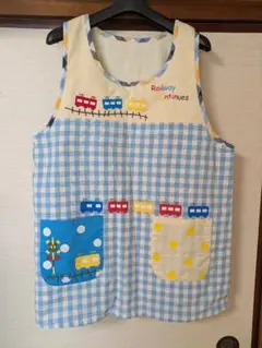 列車刺繍のチェック柄エプロン