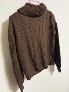 SUREVE ケーブル編み タートルネックセーター