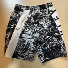 OAKLEY ショートパンツ モノトーン 総柄のサムネイル