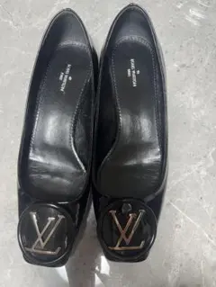 Louis Vuitton ブラックパンプス LVロゴ