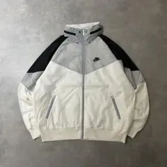 NIKE 古着ナイロンジャケットフルジップ刺繍口ゴスウッシュホワイトDB36