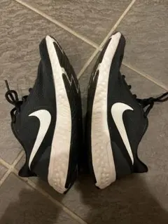 Nike ブラック ランニングシューズ