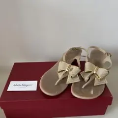 Salvatore Ferrgamoサンダルのサムネイル