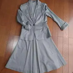 グレー テーラードジャケット スカートセットアップ