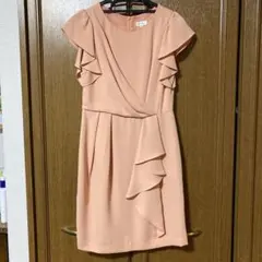 フリル付きピンクドレス 膝上丈　パーティ　フォーマル
