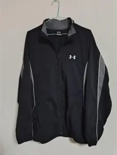 UNDER ARMOUR ブラック ウィンドブレーカー
