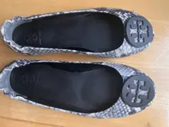 Tory Burch パイソン柄 フラットシューズのサムネイル
