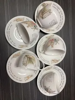 【美品】ピーターラビット　ティーカップ・ソーサー５客