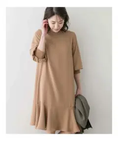 新品　タグ付き　アーバンリサーチ　裾フレア　ワンピース