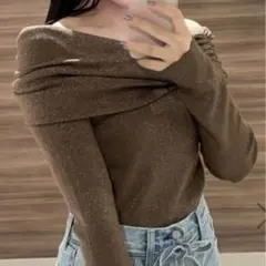 【美品】SNIDEL Sustainableオフショルニットプルオーバー BRW