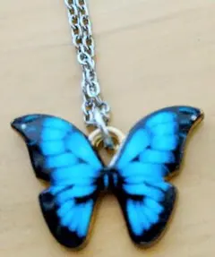 モルフォチョウ　ネックレス　ペンダント　美しい 　かわいい　神秘的　幻想的
