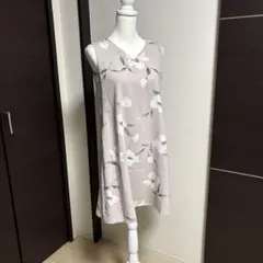 【リランドチュール】花柄ノースリーブひざ丈ワンピース　M〜L