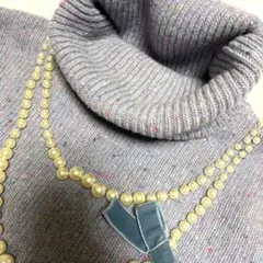 MOSCHINO薄パープルグレータートルネックニット 半袖 パール飾り付　激可愛のサムネイル
