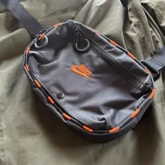 NIKE ショルダーバッグ　ブラックのサムネイル