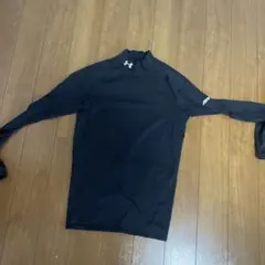Under Armour 黒 長袖 アンダーシャツ