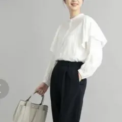 アーバンリサーチドアーズ　ショルダーフリルカラーブラウス　オケージョン