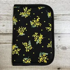 ミモザ柄　ハンドメイド　お薬手帳ケース