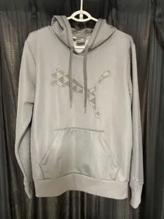 PUMA グレー フード付きスウェット