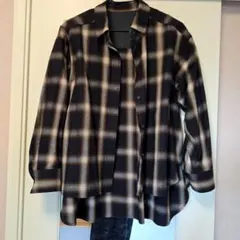 Nerine 黒と茶色のチェック柄長袖シャツ