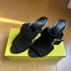 ブラックスエードオープントゥヒール