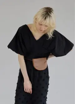 【web完売】willfully Vネックドルマントップス　blackのサムネイル