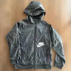 Nike ウィンドブレーカー　150〜160センチ