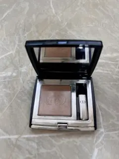 DIOR モノクルールクチュール　アイシャドウ　530 チュール　サテン