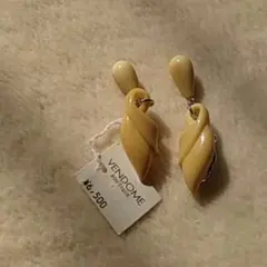 新品VENDOMEのイヤリングです！