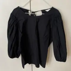 【最終値下げ】 H&M 半袖ブラウストップス ブラック