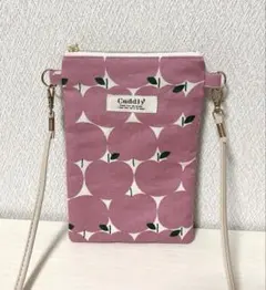 ハンドメイド　スマホショルダーバッグ　りんご柄　北欧風　レトロ　スマホポーチ