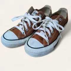 ブラウン スニーカー