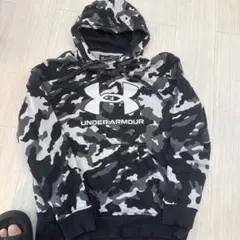 UNDER ARMOUR 迷彩柄パーカー MD