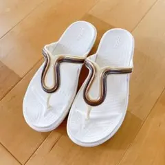 crocs サンラー トングサンダル ビーチサンダル