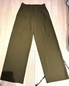 未使用　GAP ハイライズ　プリーツ　トラウザーパンツ L スラックス　オリーブ