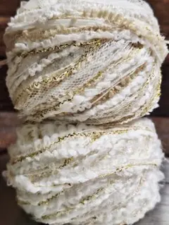 匿名取引 引き揃え糸 ホワイト系2玉セット 毛糸 ラッピング 編み糸