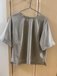 YUKI TORII 半袖ブラウス ベージュ　Sサイズのサムネイル