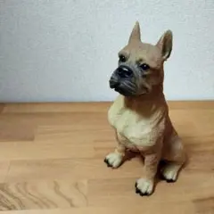 ボクサー犬の置物