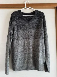 by Bean's グラデーショングレー Vネックニット セーター ボーダー