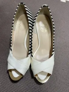 「美品」GW最終値下げにて再出品 パンプス 22.5cmのサムネイル