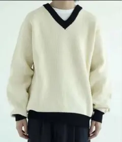 vネックセーター