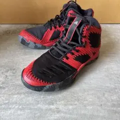 adidas バスケットボール シューズ 黒/赤